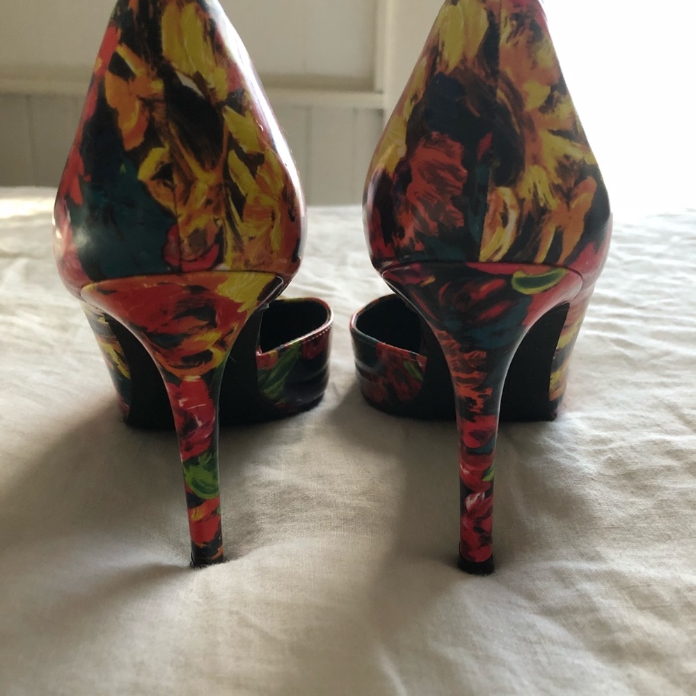 Heels - Picture 3 of 6